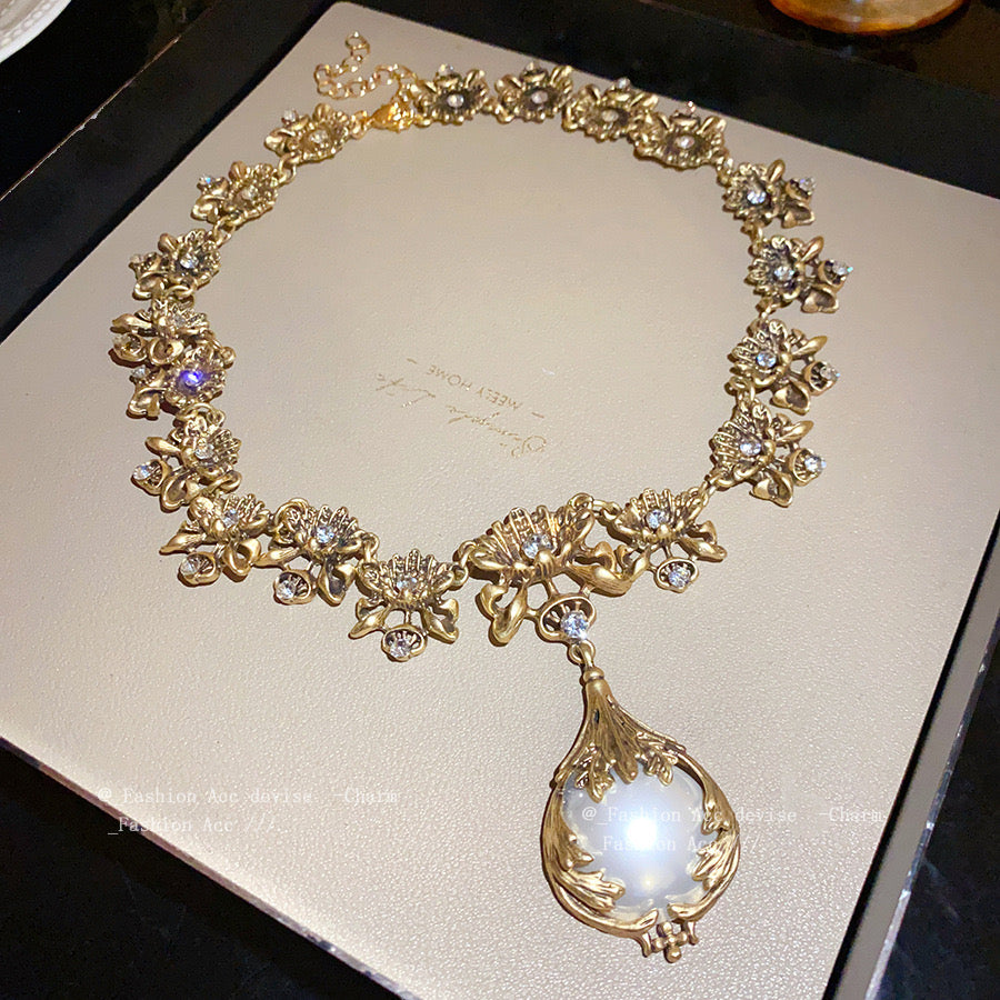 Vintage Pearl Flower Pendant Earrings & Necklace Set